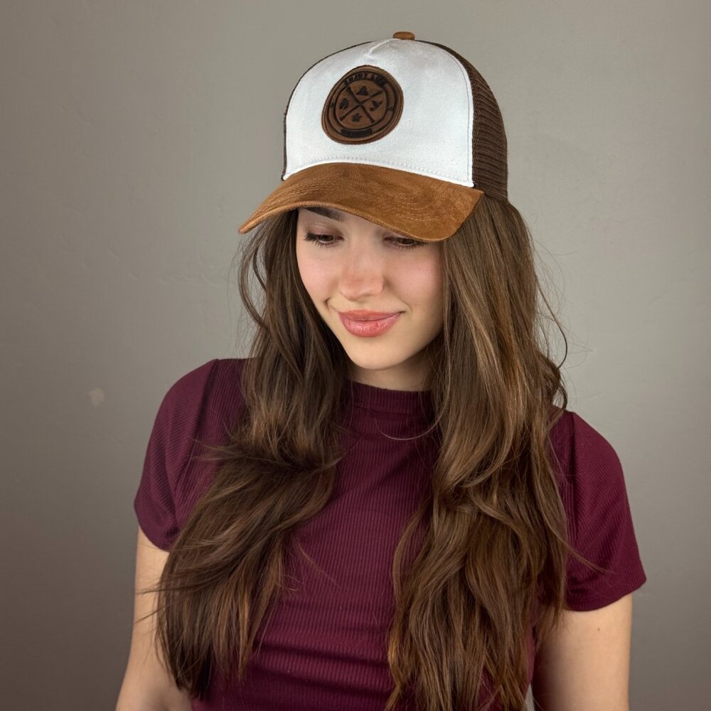 White Men's & Women's Urban Baseball Cap – Stylish & Adjustable